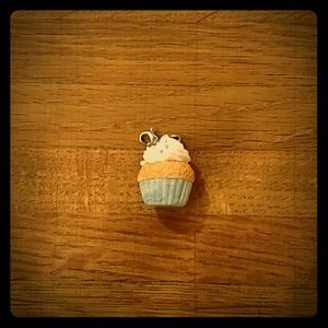 Cupcake Charm